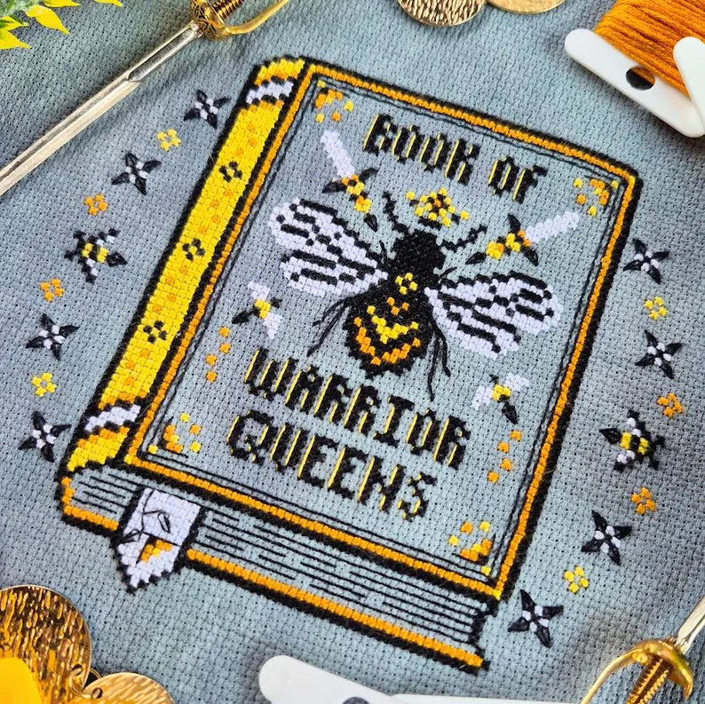 Book of Warrior Queens: Colletors Edition